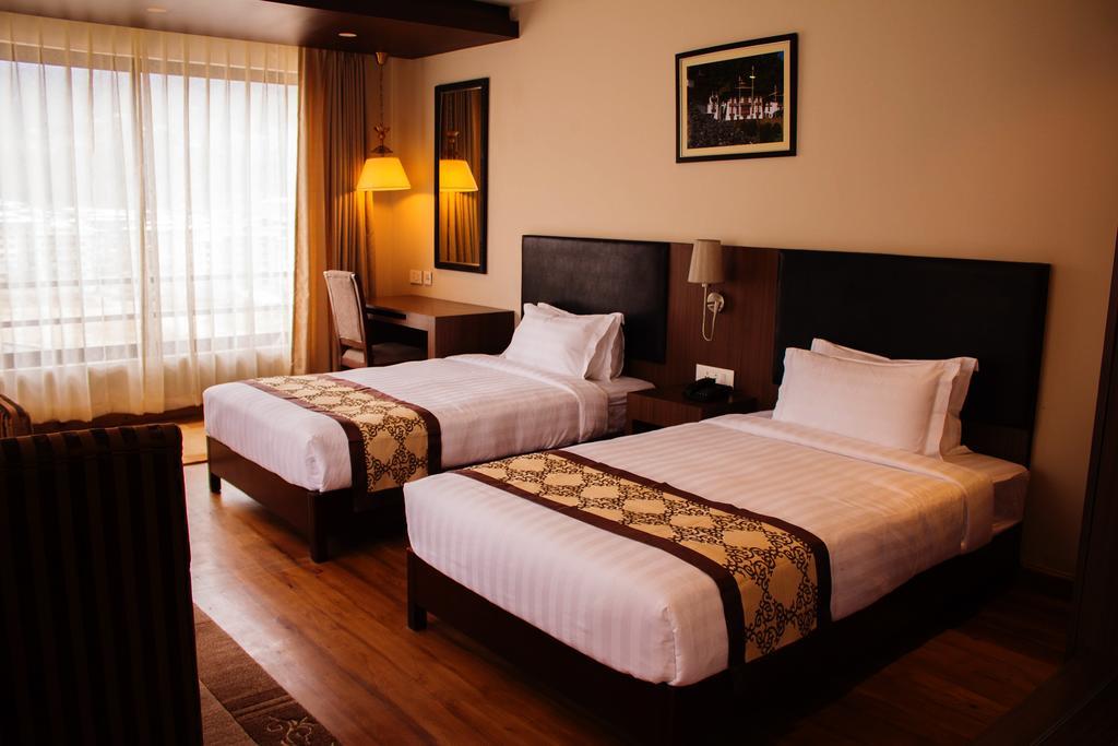 Ariya Hotel Тхимпху Екстериор снимка