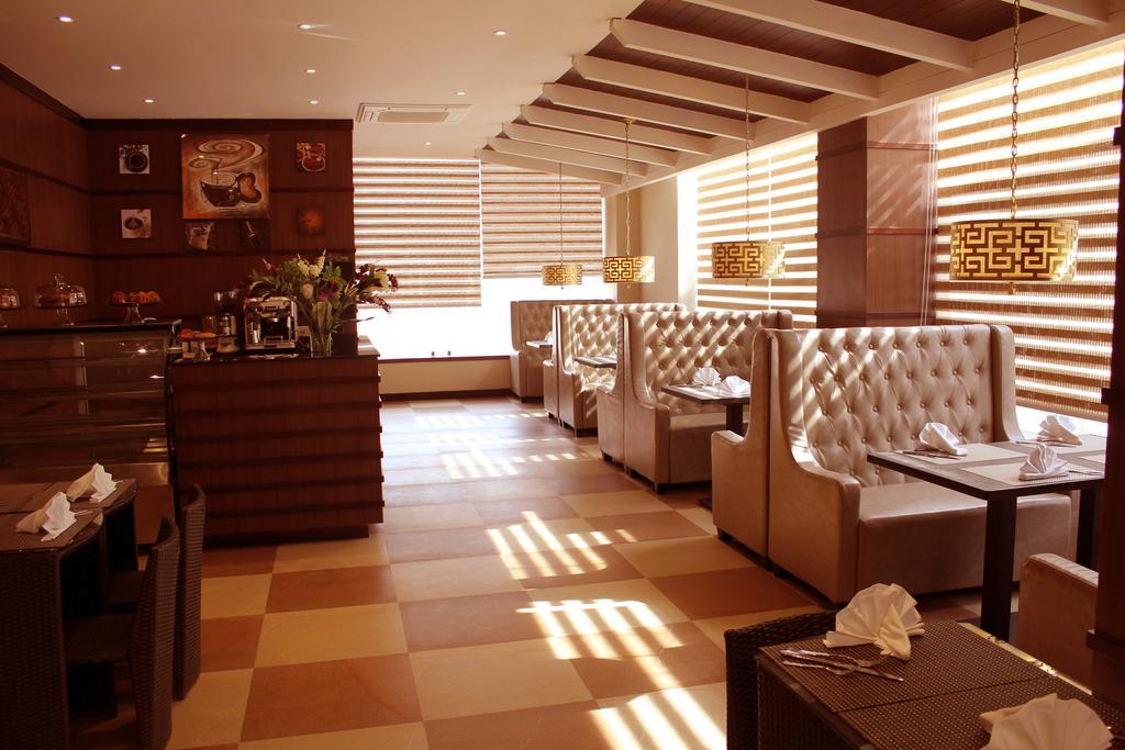 Ariya Hotel Тхимпху Екстериор снимка