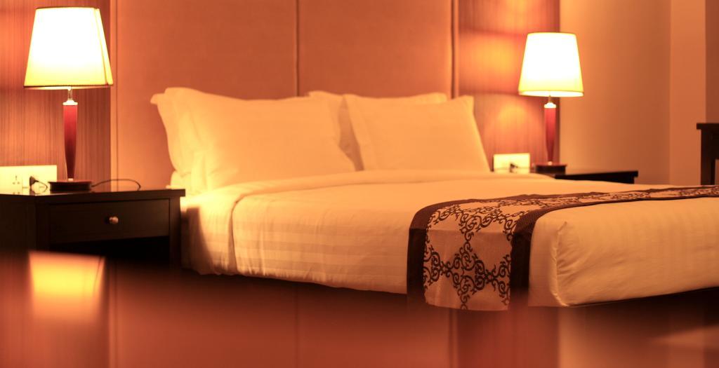 Ariya Hotel Тхимпху Екстериор снимка