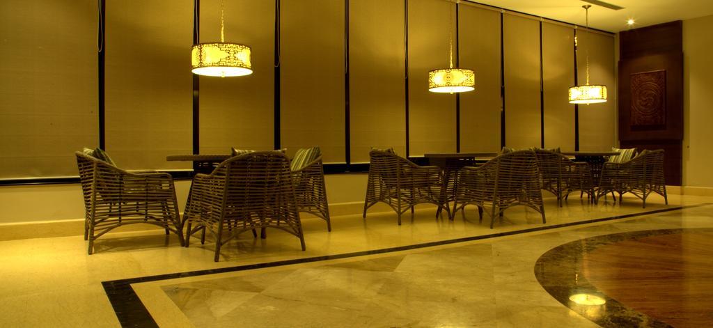 Ariya Hotel Тхимпху Екстериор снимка