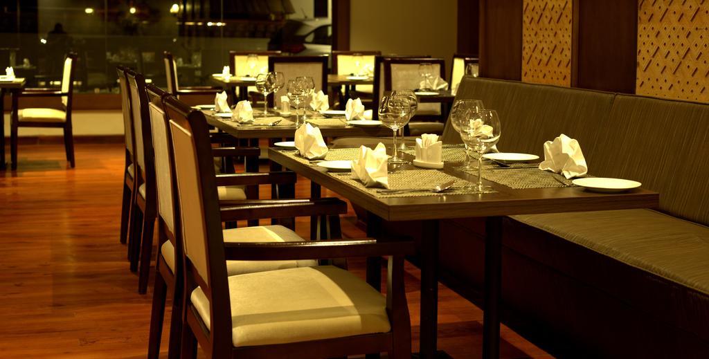 Ariya Hotel Тхимпху Екстериор снимка