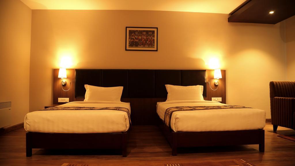 Ariya Hotel Тхимпху Екстериор снимка