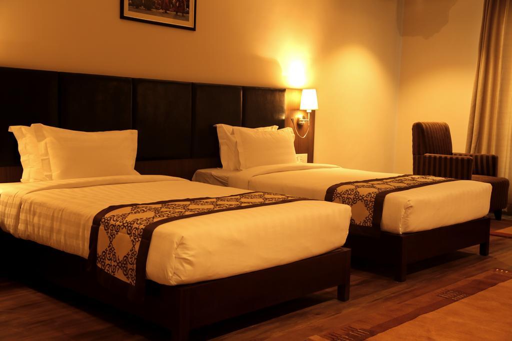 Ariya Hotel Тхимпху Екстериор снимка